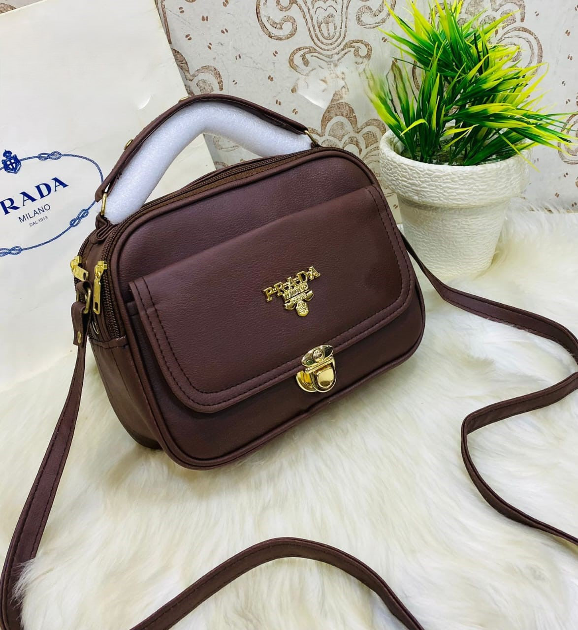 Stylish Mini Shoulder Bag – Premium Finish with Multiple Pockets