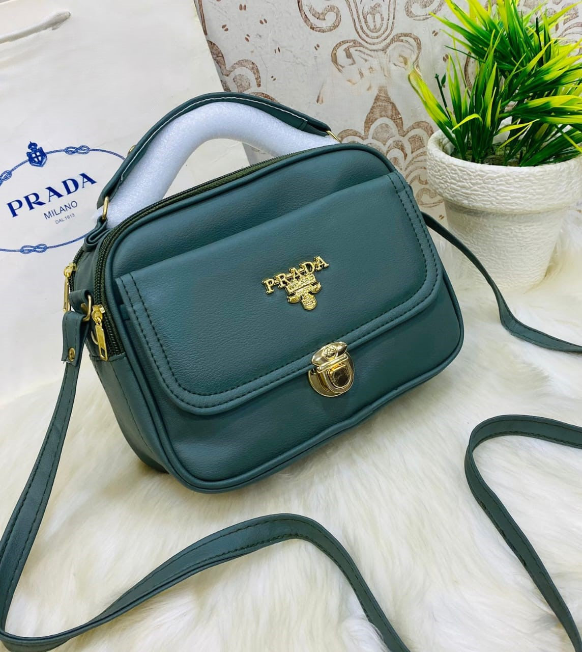 Stylish Mini Shoulder Bag – Premium Finish with Multiple Pockets