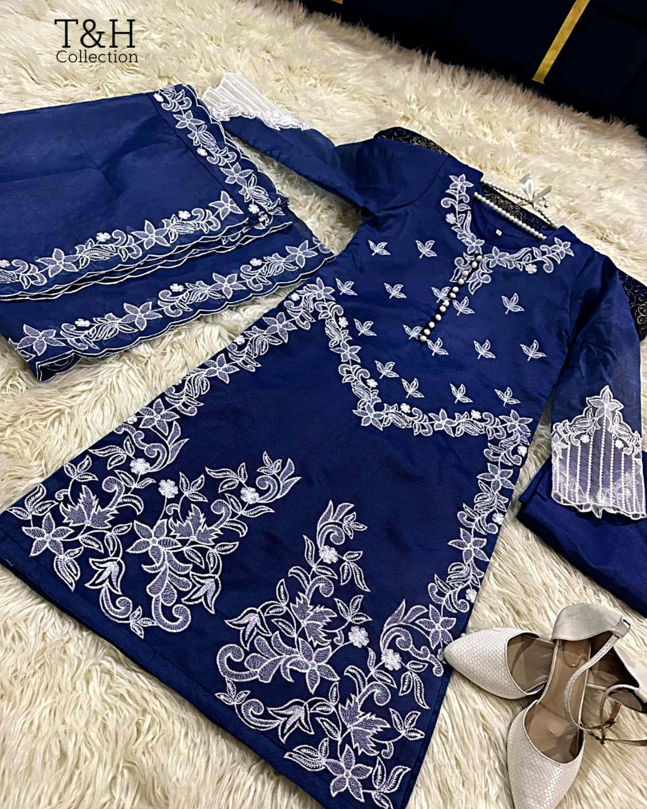 Elegant Organza 3-Piece Suit – Lightweight & Stylish