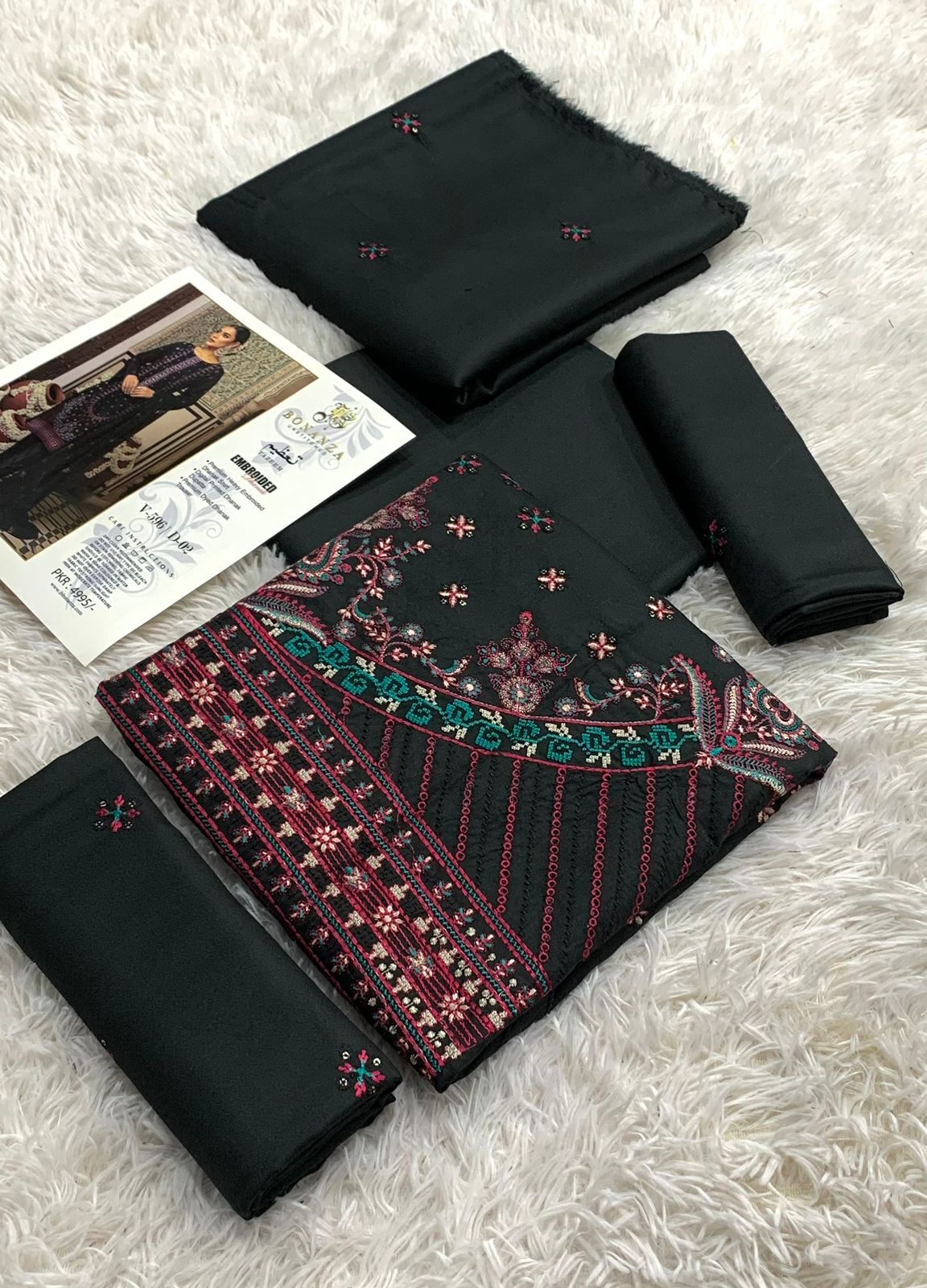 Luxury 3-Piece Dhanak Marina Embroidered Suit