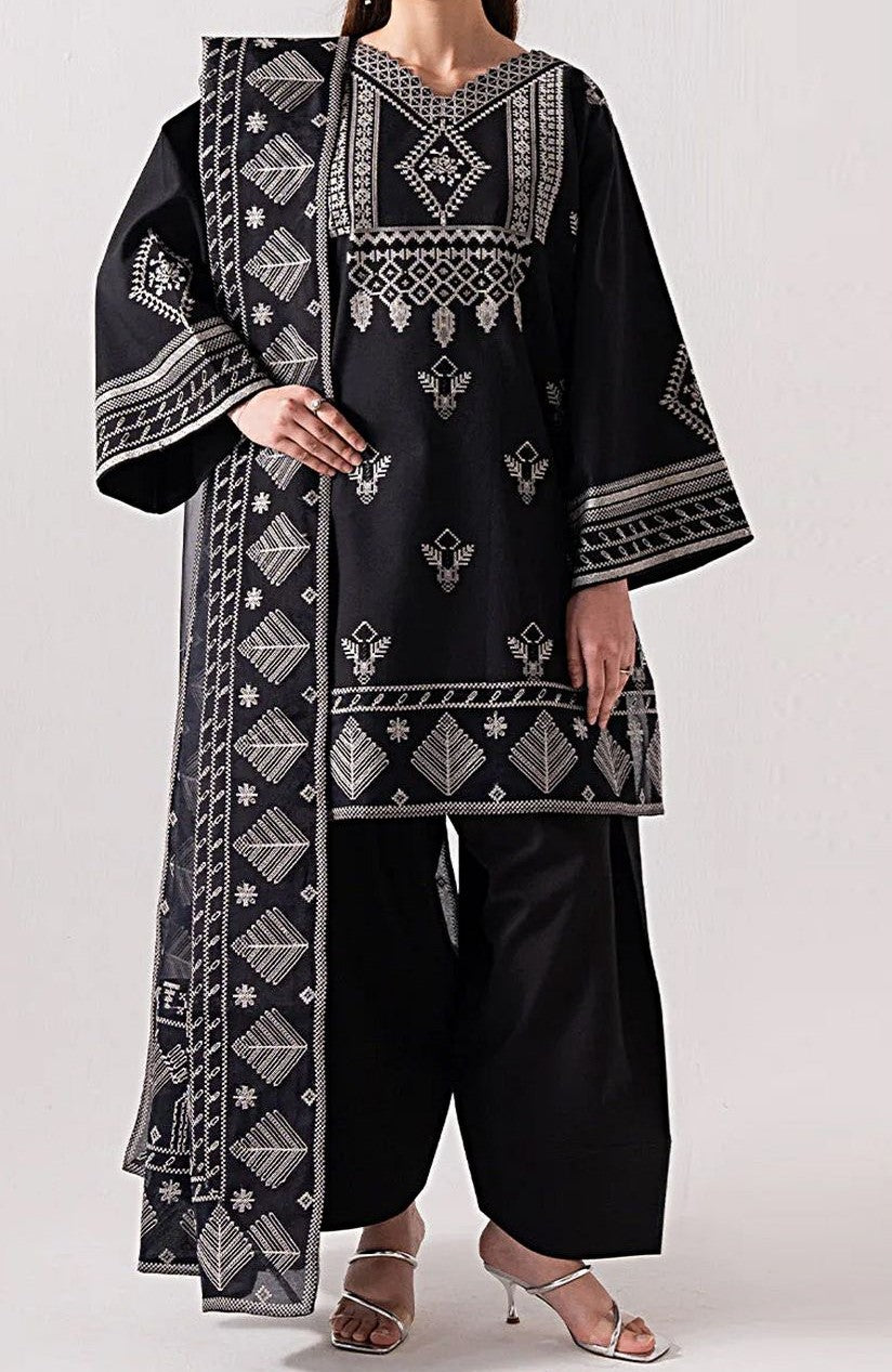 Summer Luxe ’25 – Embroidered 3PC Lawn Set