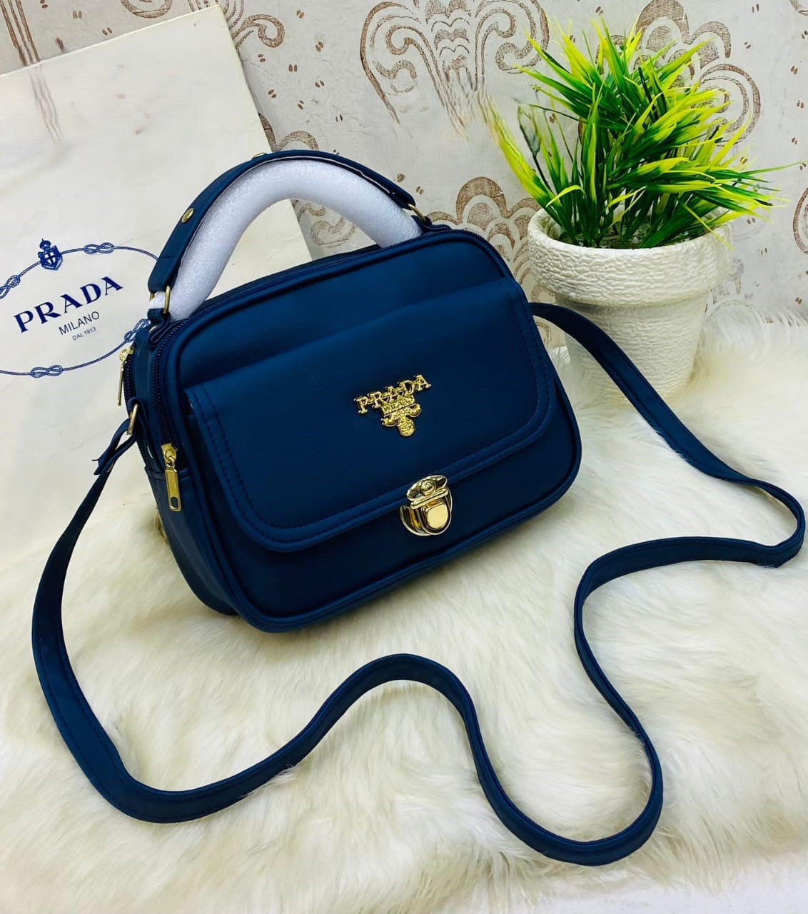 Stylish Mini Shoulder Bag – Premium Finish with Multiple Pockets