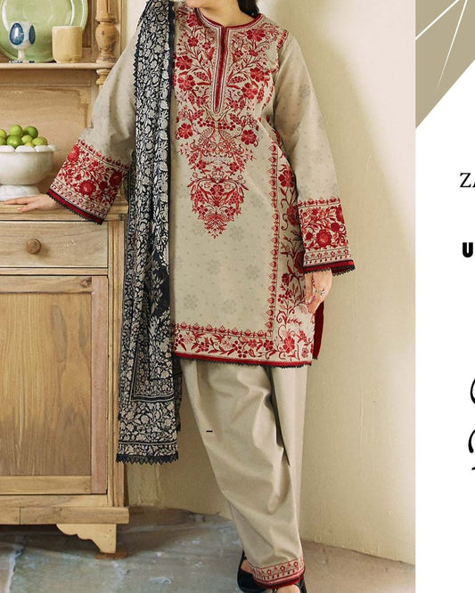 Elegant Embroidered Lawn Suit – Summer Edition 2025