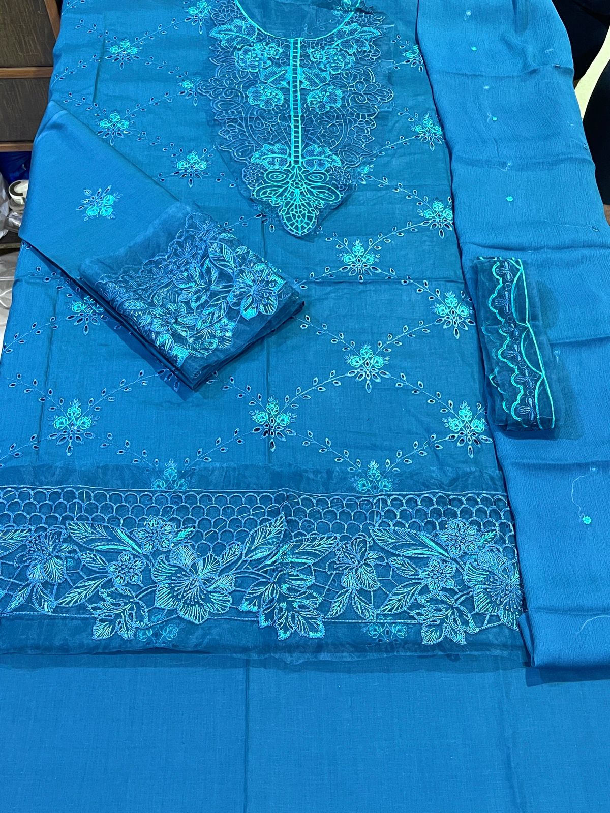 Elegant Chikan Kari Premium Lawn – 3 Piece embroidery Collection