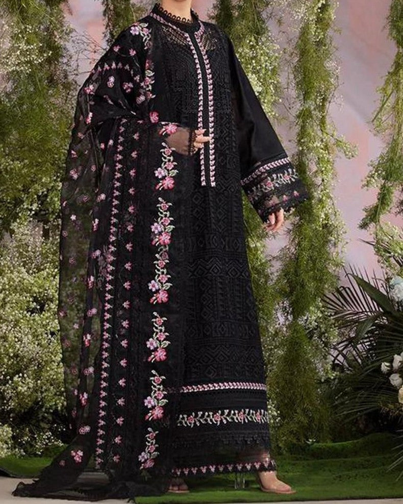 Blossom Grace – Luxury Embroidered Lawn 3-Piece Set
