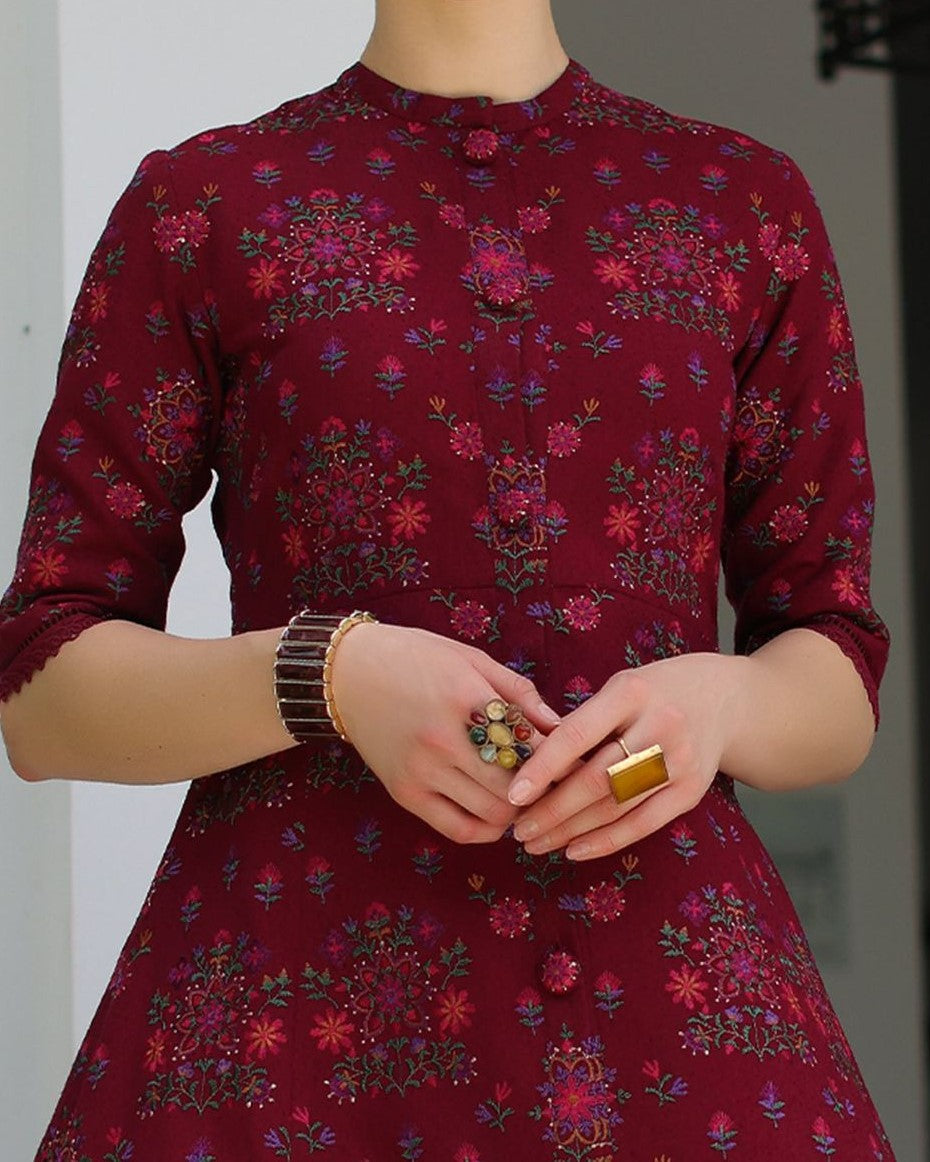 Luxury Bloom – Embroidered Lawn 3-Piece Ensemble