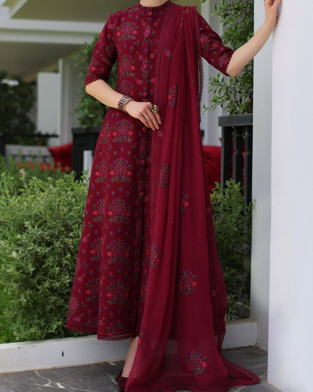 Luxury Bloom – Embroidered Lawn 3-Piece Ensemble