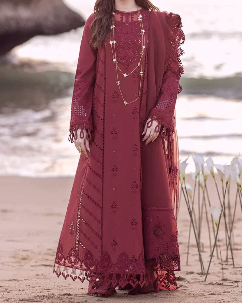 Graceful Blooms – Chikankari Lawn 3-Piece Suit