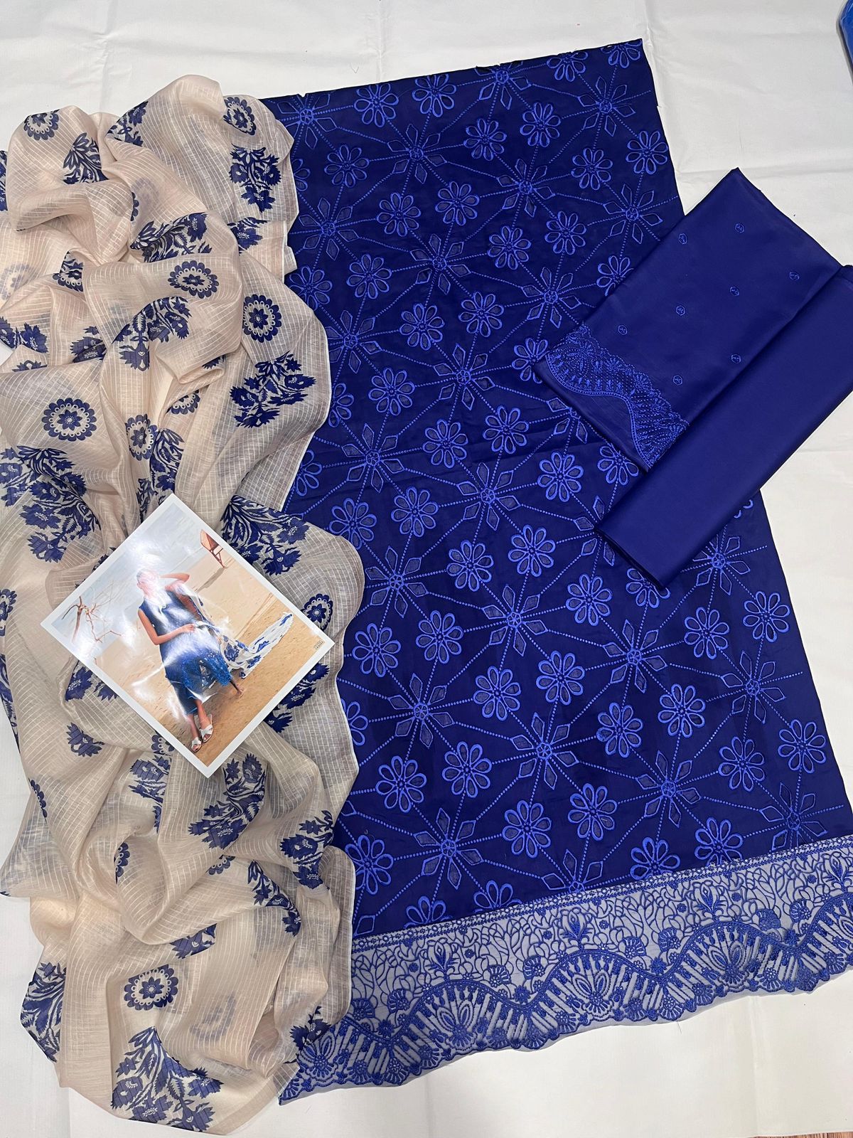 Chikankari Elegance – Embroidered Lawn 3-Piece Set
