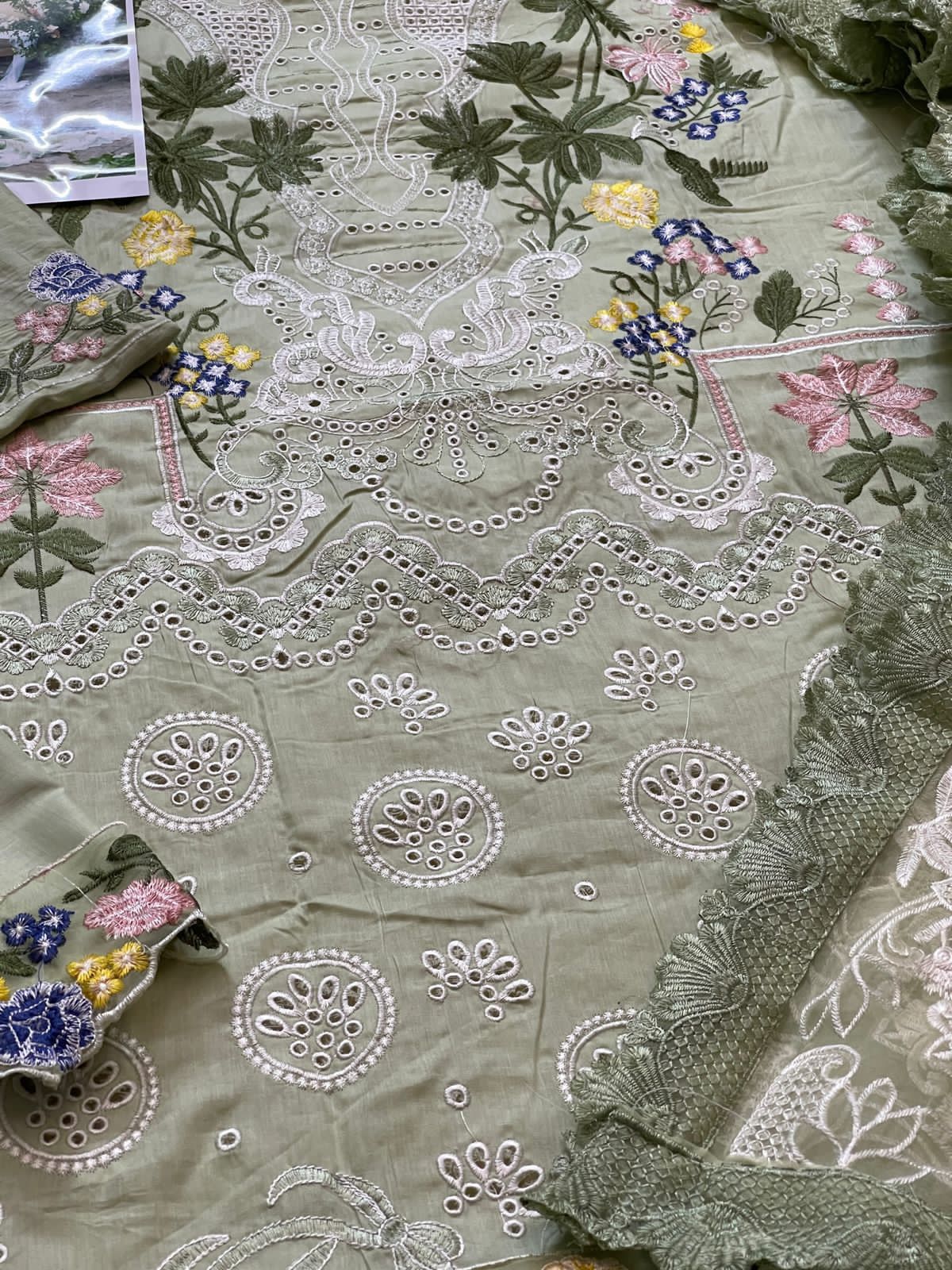 Luxury Chikankari Embroidered Lawn Cotton (Unstitched 3-Piece)