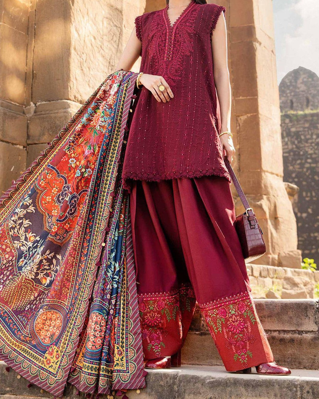 Elegant Bloom – Embroidered Lawn 3-Piece Ensemble