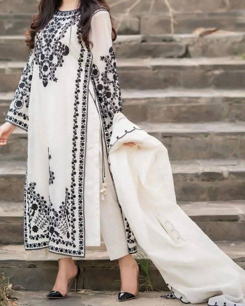 Ethereal Elegance – Embroidered Lawn 3-Piece Set