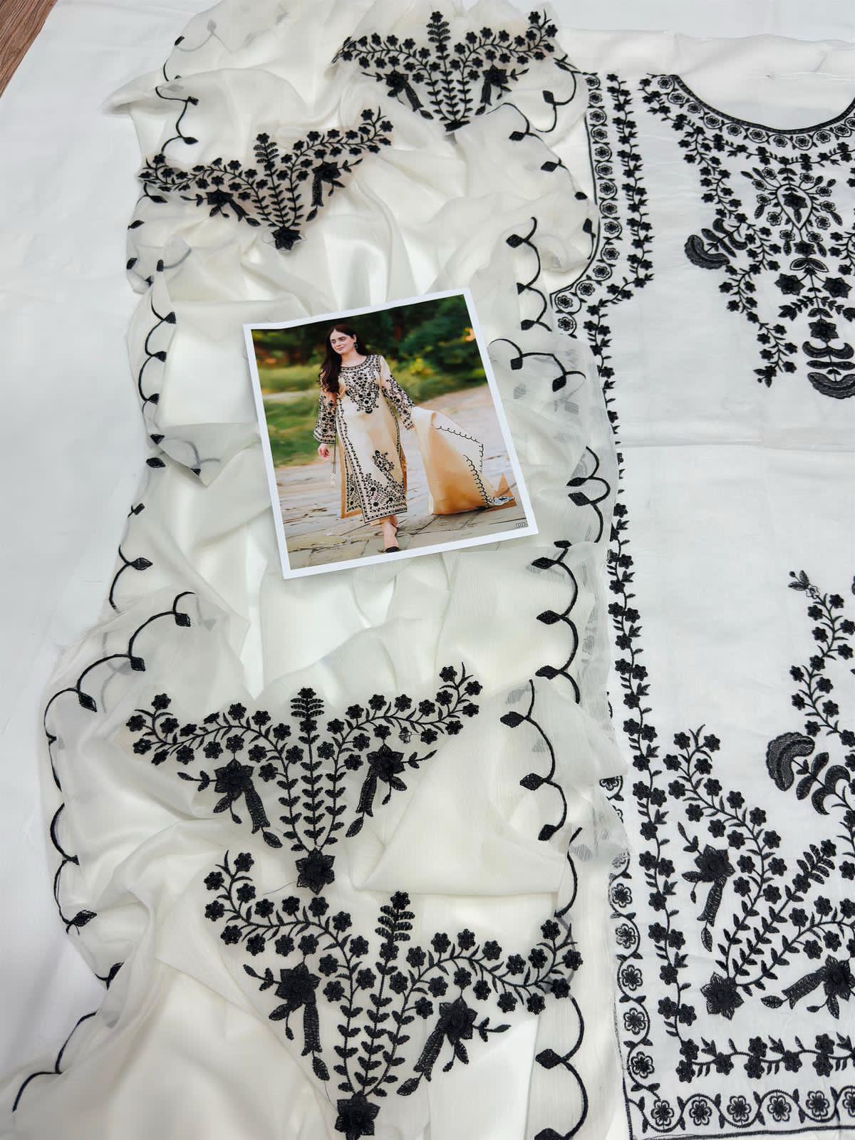Ethereal Elegance – Embroidered Lawn 3-Piece Set