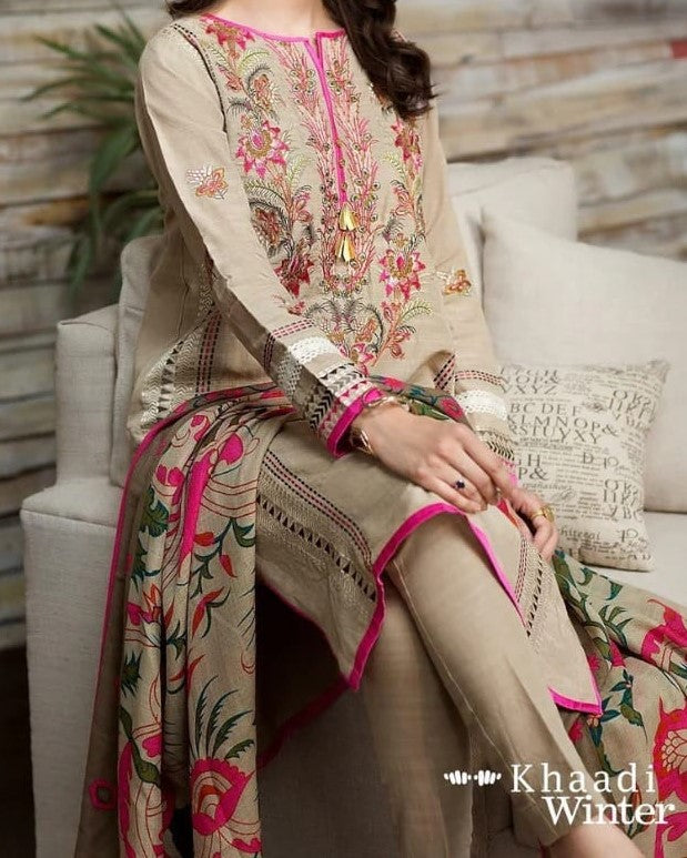Azadi Sale – Special Edition Lawn Collection Embroidered