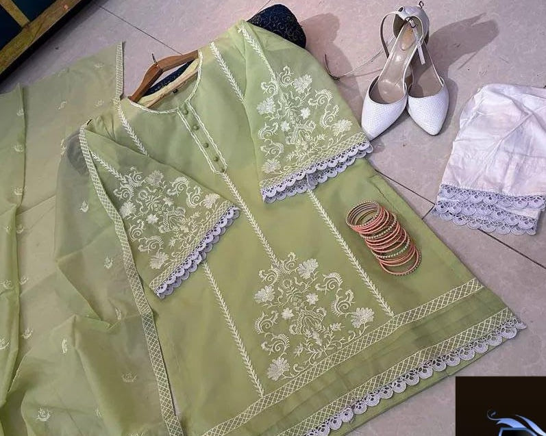 Timeless Elegance – 3PC Embroidered Organza Suit Stitched