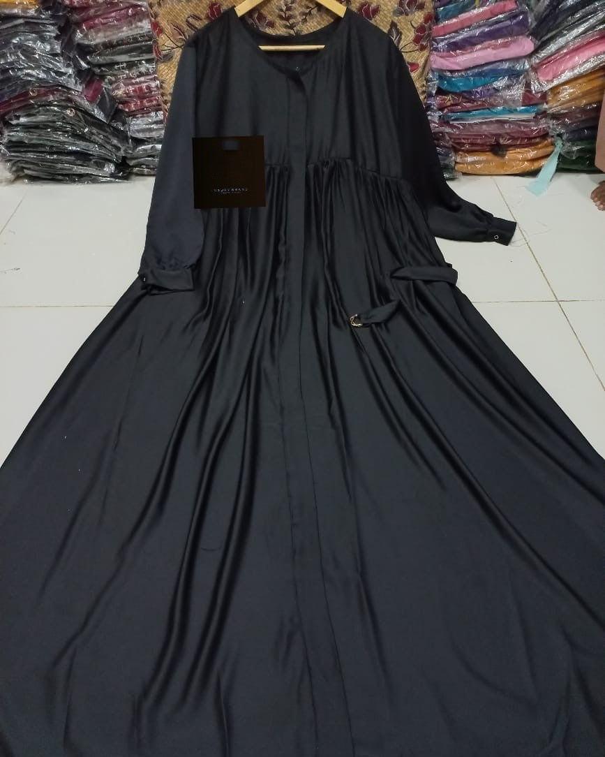 Elegant & Effortless – Front Zip Abaya only with Belt