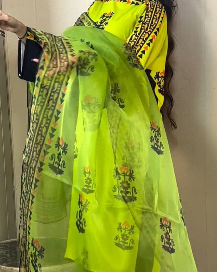 New Arrival – Trending 3PC Digital Printed Suit Stitched