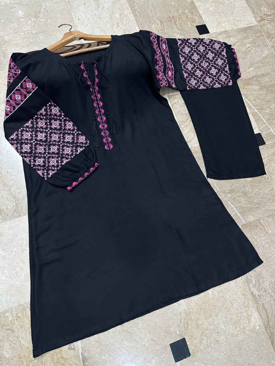 Breezy Elegance – Embroidered Jabla Sleeve 2PC Set Stitched