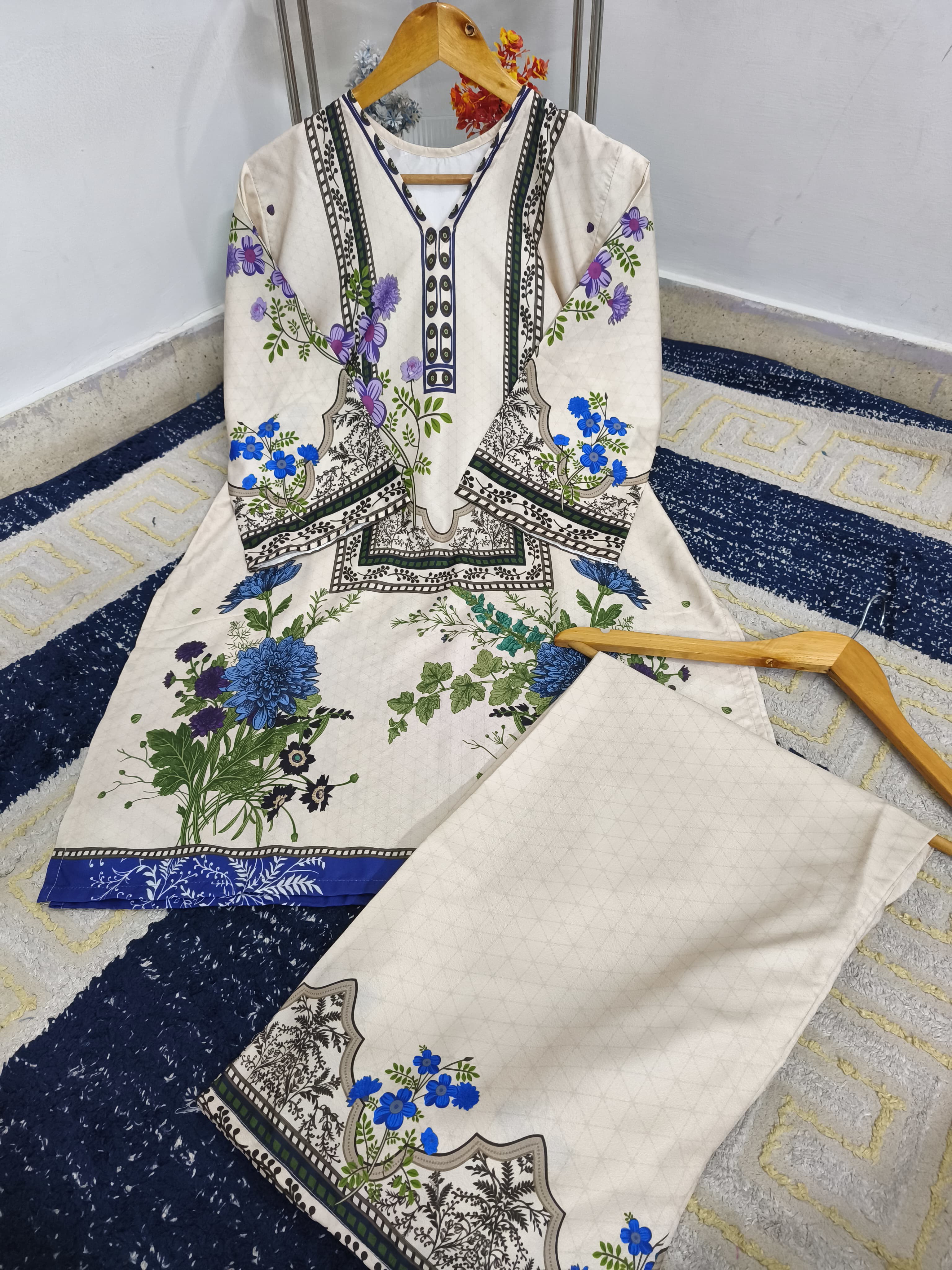 FLORAL PRINTS DIGITAL PRINTED 2PC Stitched