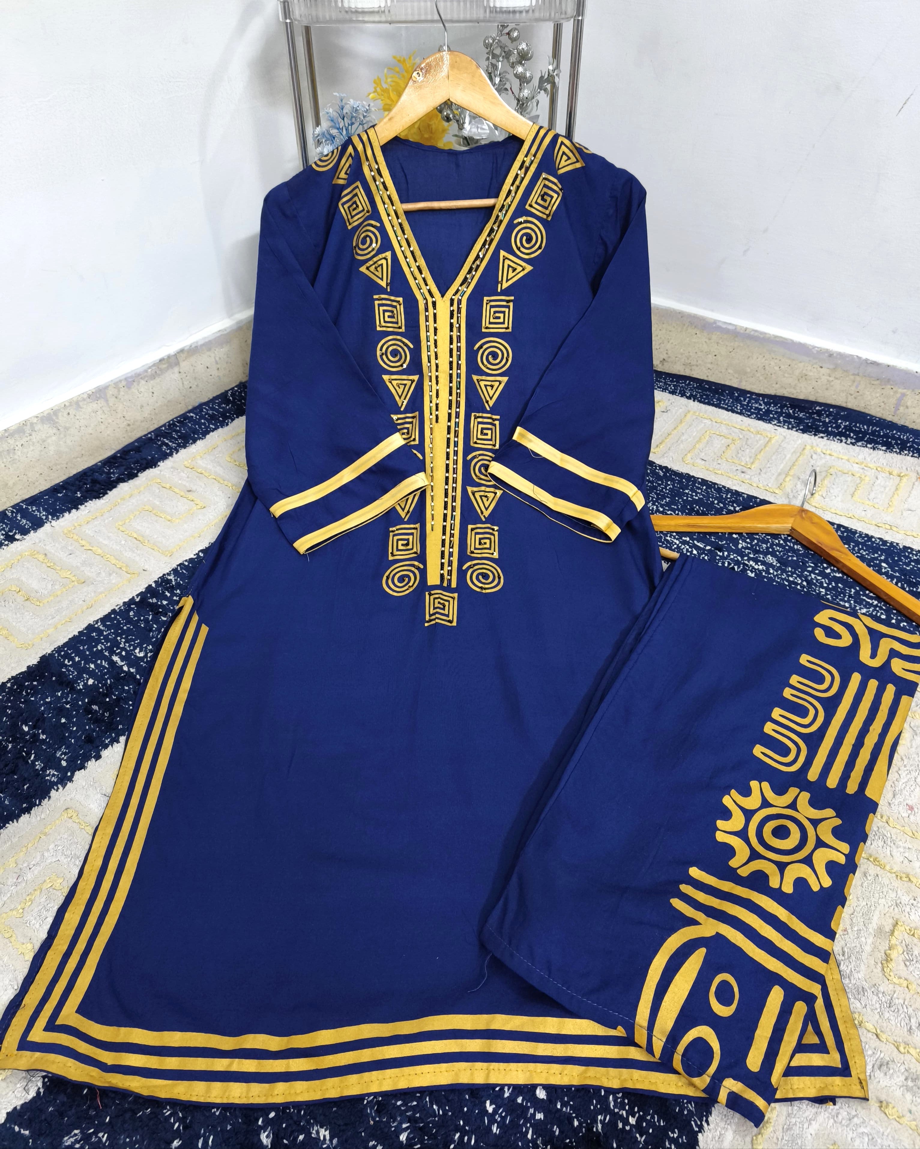 Golden Grace – Premium Lilen 2PC Stitched Set
