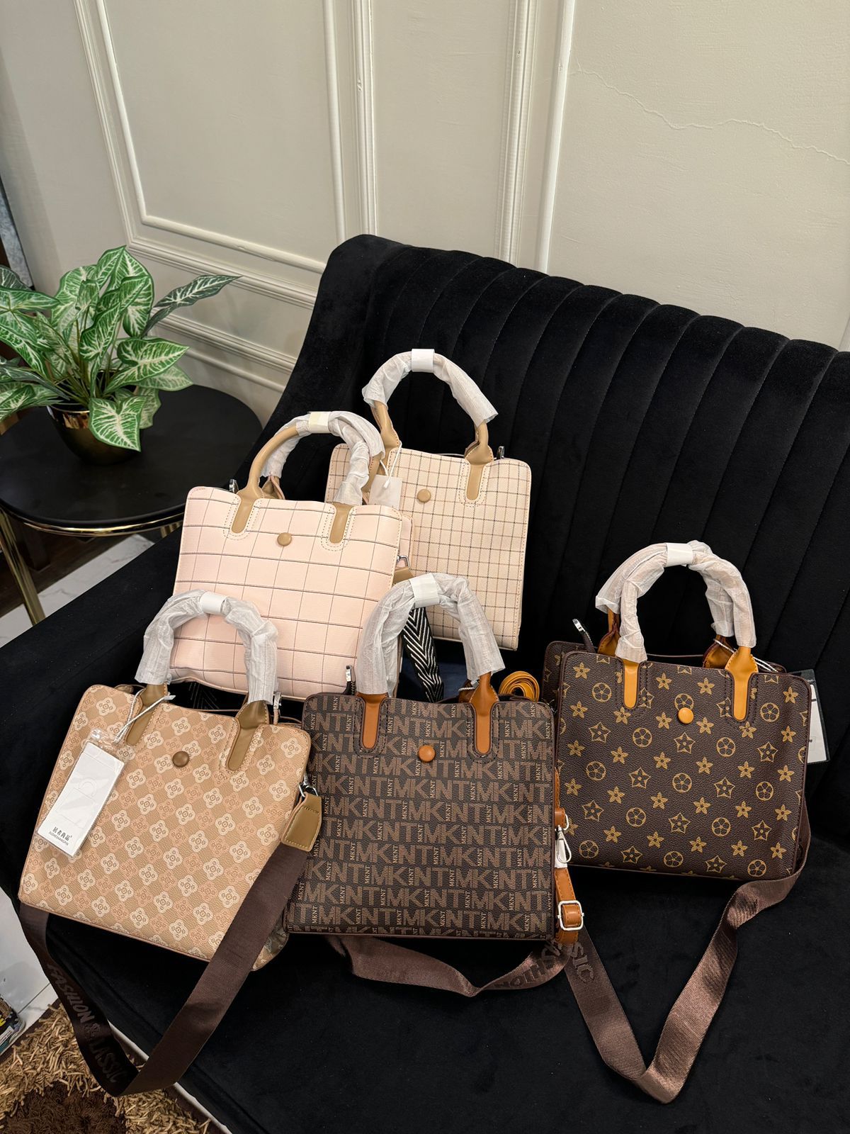 Imported stylish handbag for women with long belt and zipper Pakistan