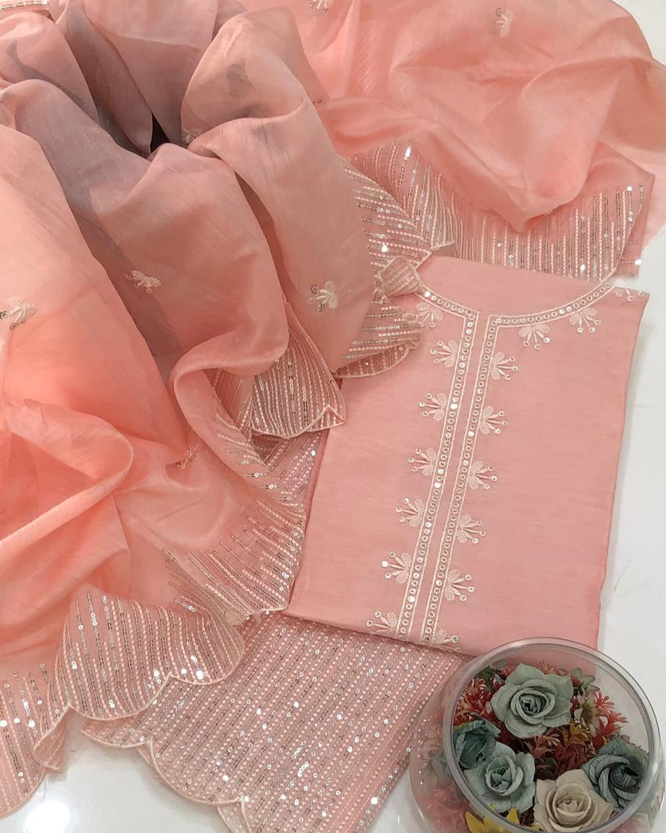 Elegant 2-Piece Embroidered Lawn Dress – 2025 Collection