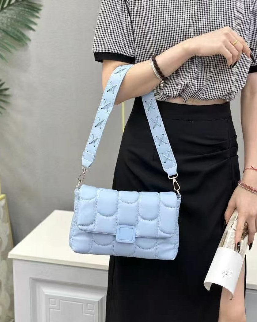 "Chic Soft Material Shoulder Bag for Women – Spacious &amp; Stylish New Arrival"
"Trendy Ladies Shoulder Bag with Premium Soft Finish – Fashionable Handbag"