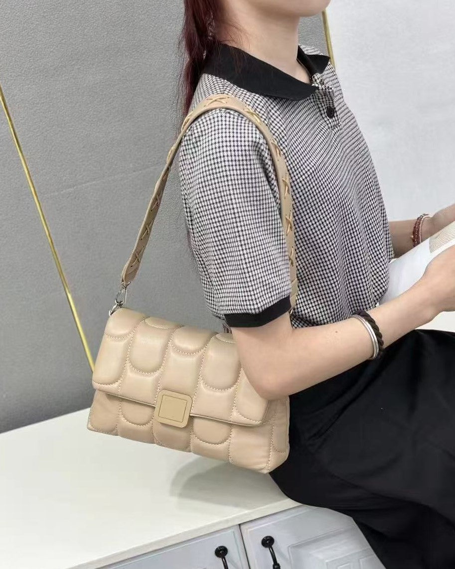 Chic Soft Material Shoulder Bag – New Arrival for Trendy Women