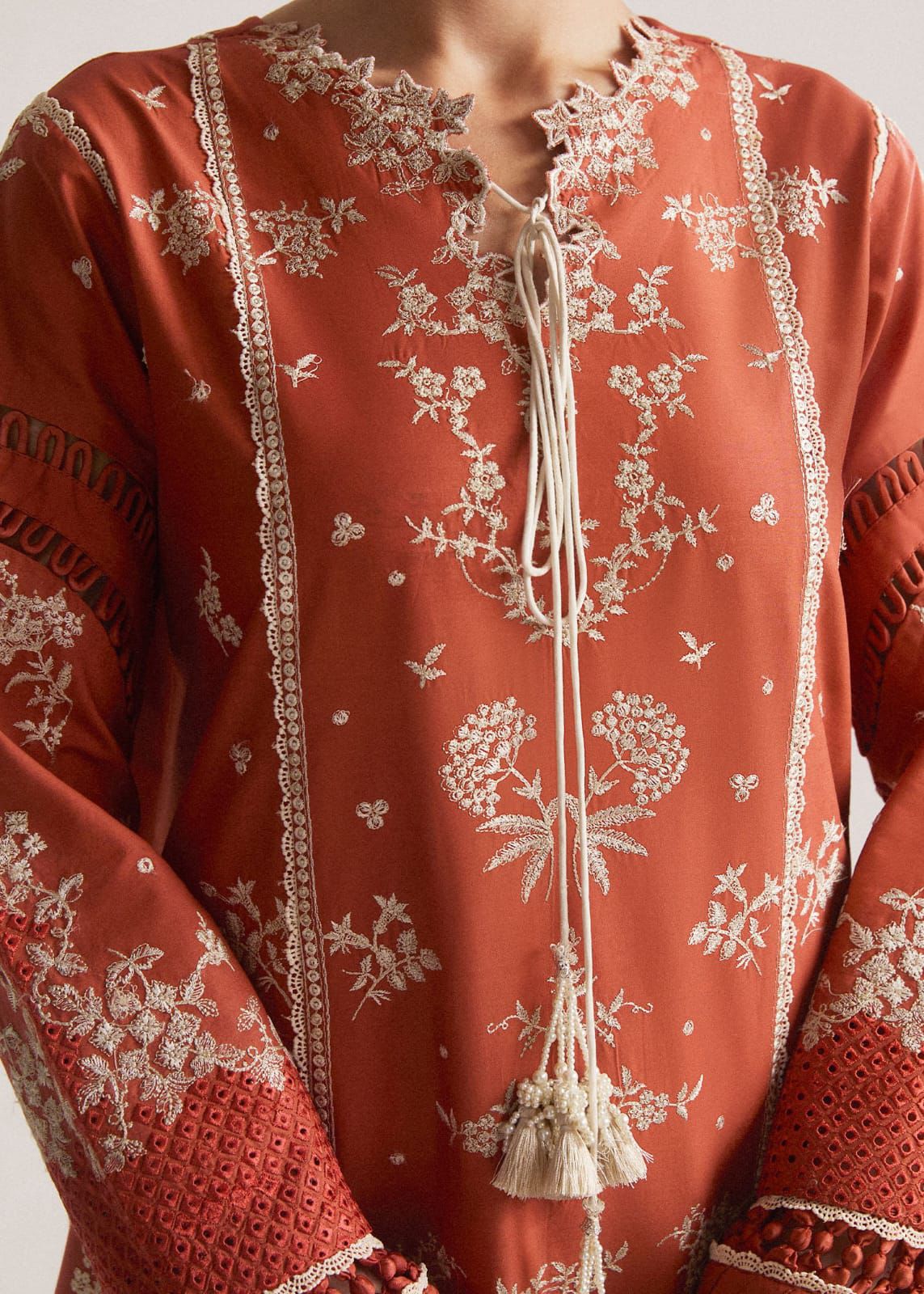 Winter Collection 2025/26 – Premium 3PC Dhanak Embroidered Suit
