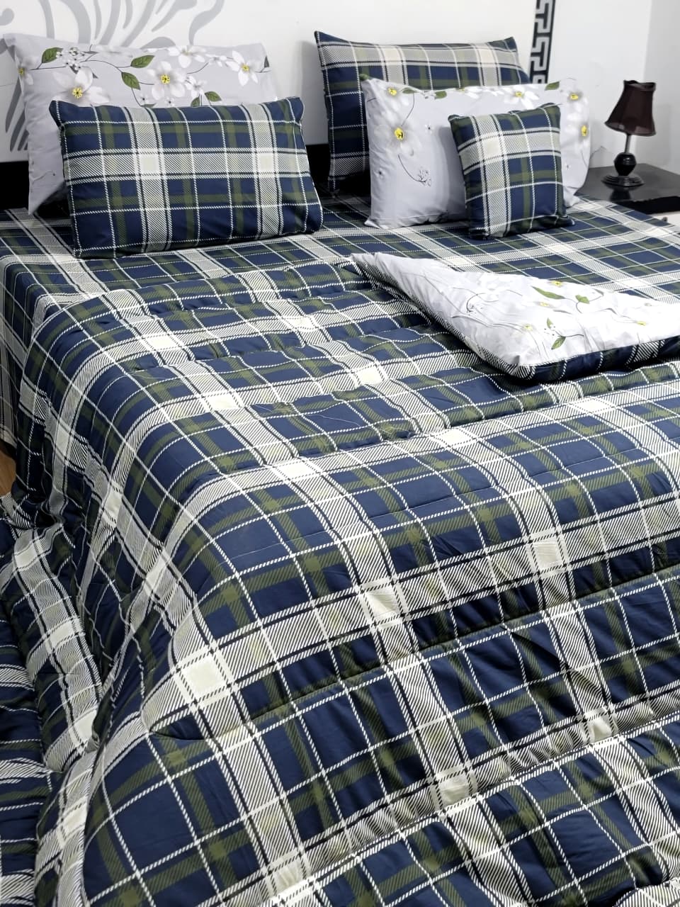 Luxury Pure Cotton Printed 7 Pcs Vicky Razai Set – King Size Bedding Collection