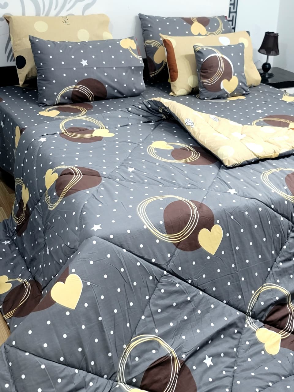 Luxury Pure Cotton Printed 7 Pcs Vicky Razai Set – King Size Bedding Collection