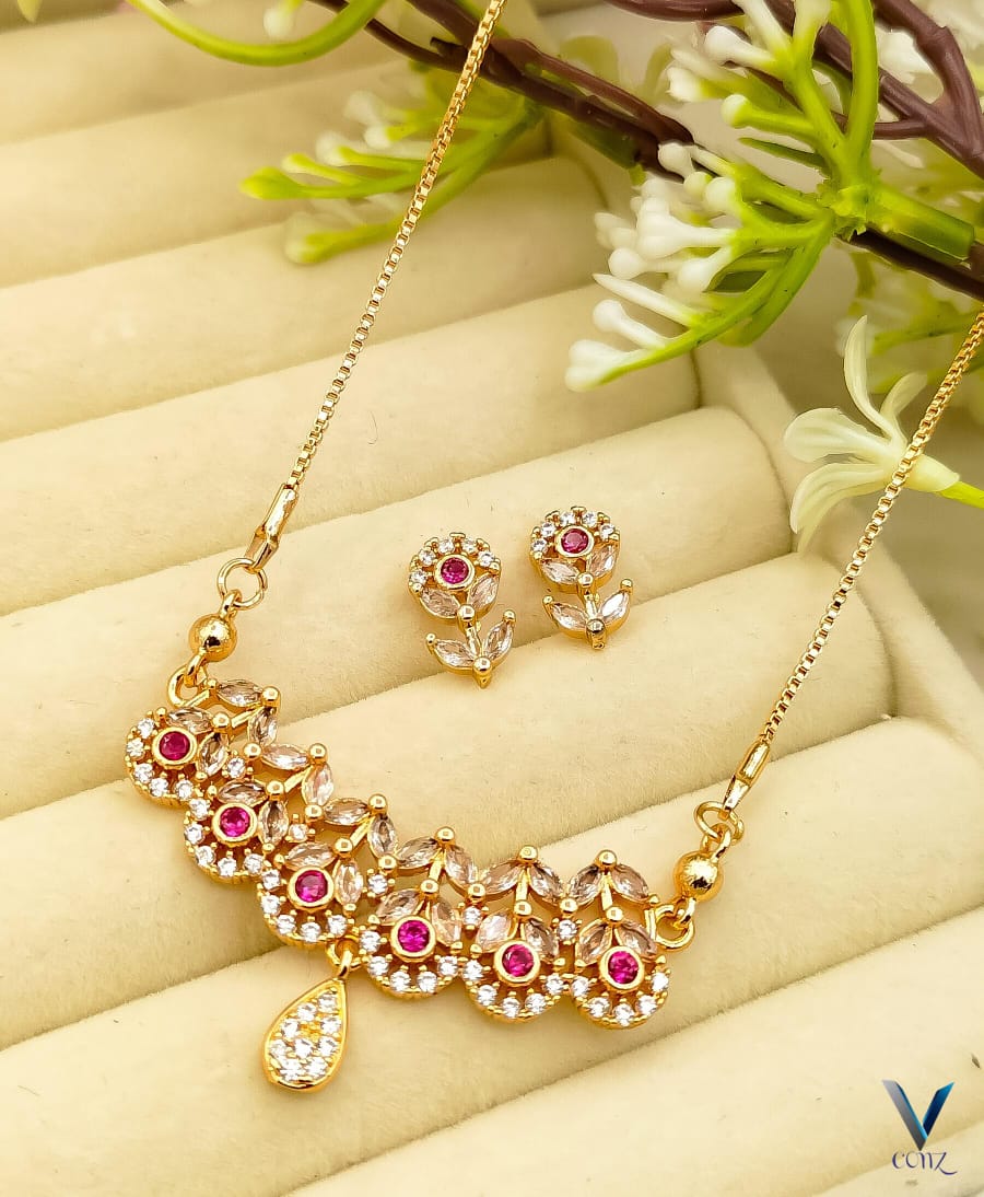 Fancy Gold-Plated Zircon Locket Set for Women