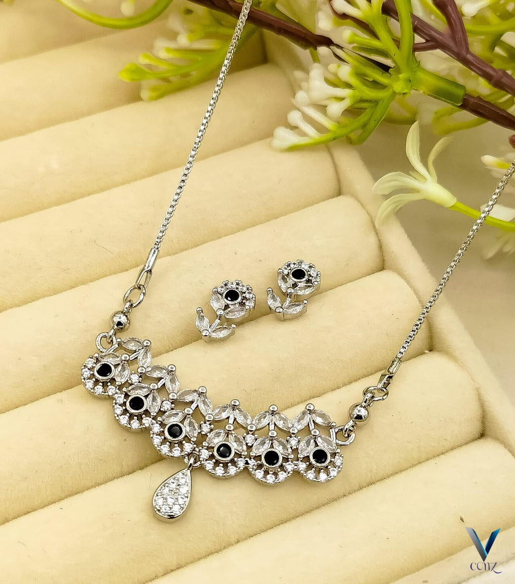 Fancy Gold-Plated Zircon Locket Set for Women