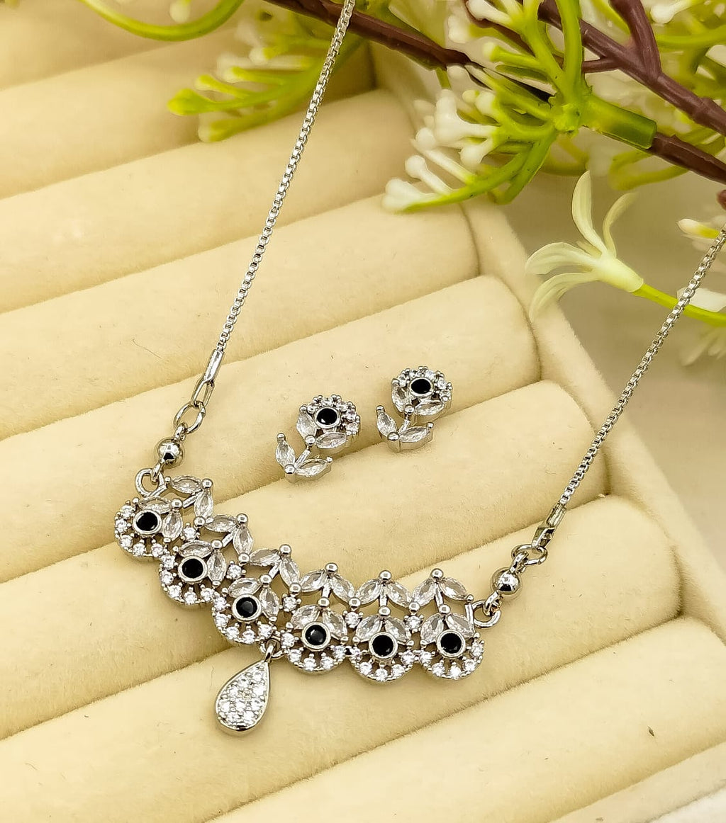 Fancy Gold-Plated Zircon Locket Set for Women