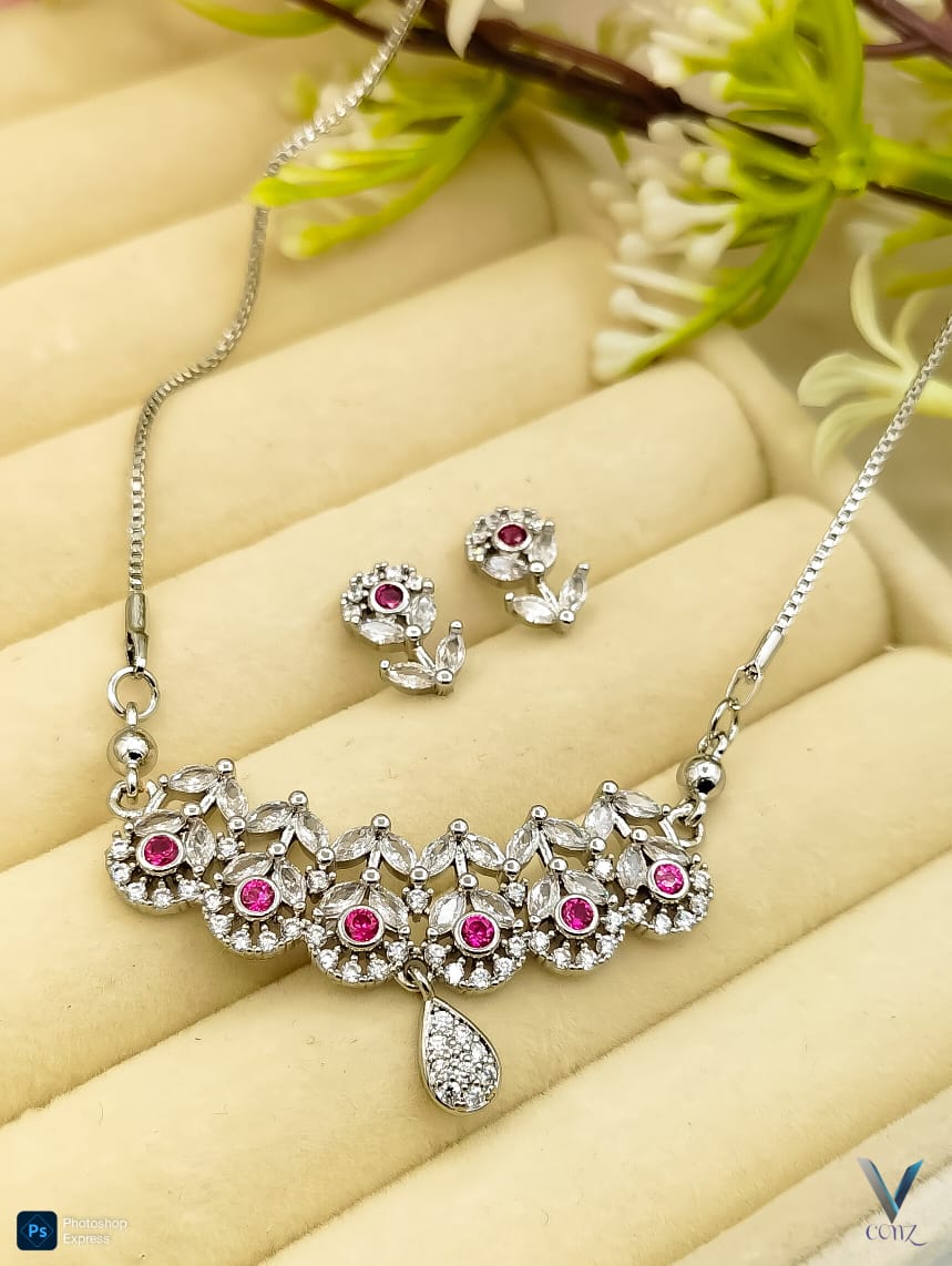 Fancy Gold-Plated Zircon Locket Set for Women