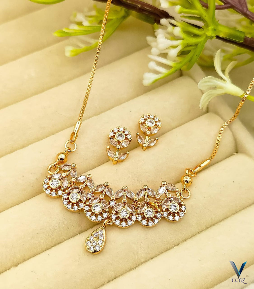 Fancy Gold-Plated Zircon Locket Set for Women