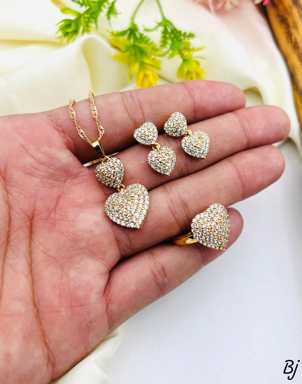 Gold-Plated Zircon Heart Locket Set with Adjustable Ring