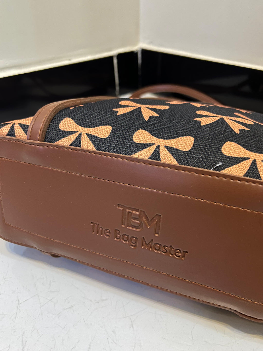 Stylish TBM Handbag – Premium Quality with Inside Pocket (Available in 8 Colors)