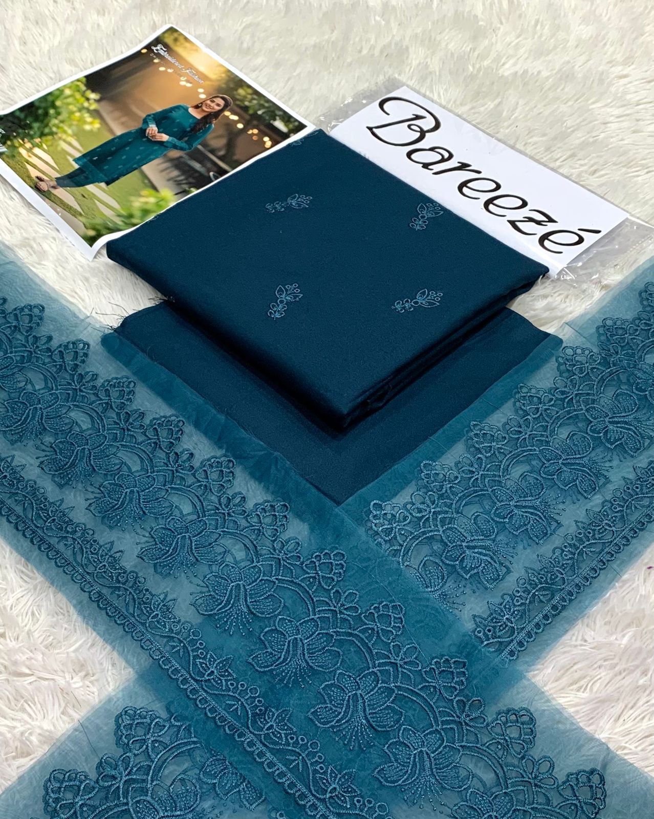 Elegant Embroidered 2-Piece Dhanak Suit – Premium Winter Collection 2025