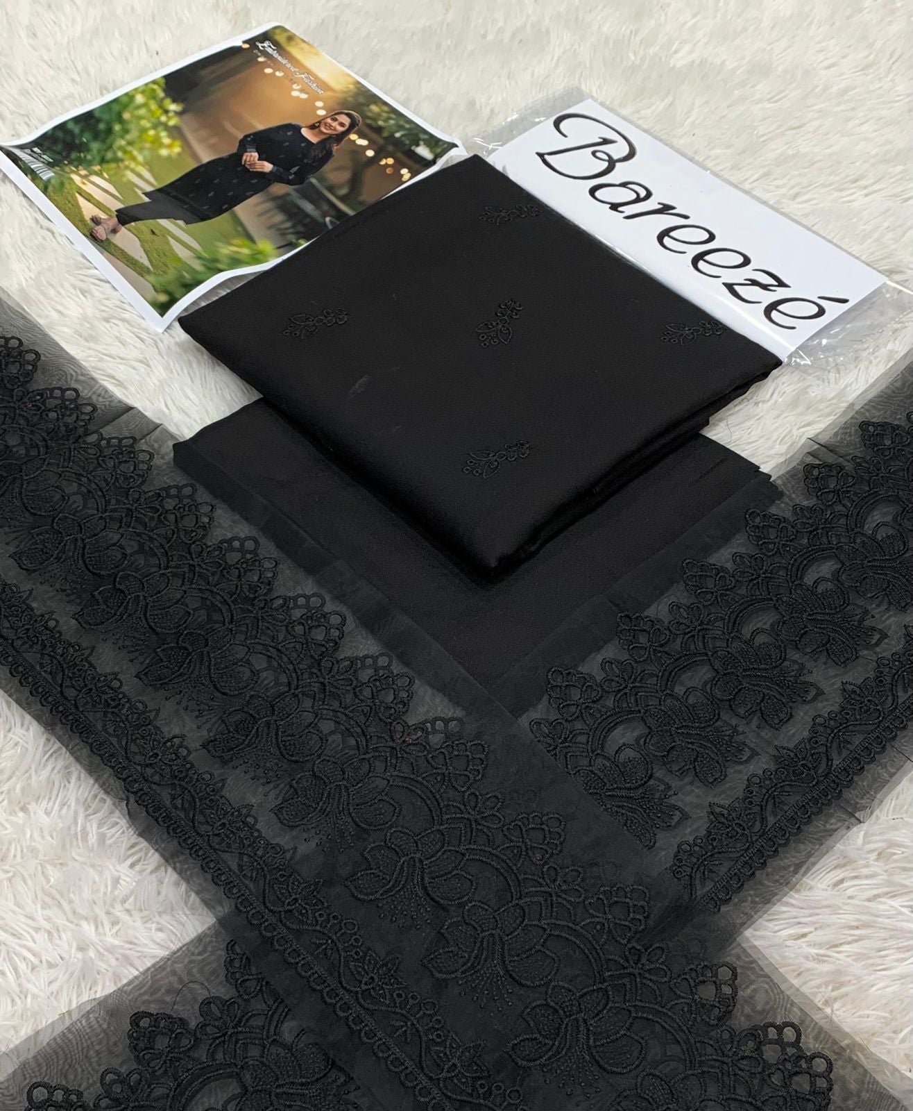 Elegant Embroidered 2-Piece Dhanak Suit – Premium Winter Collection 2025