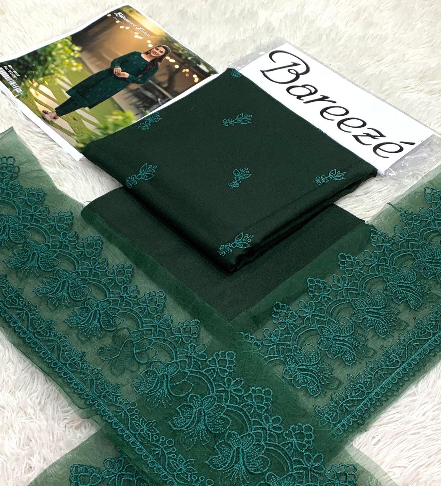 Elegant Embroidered 2-Piece Dhanak Suit – Premium Winter Collection 2025