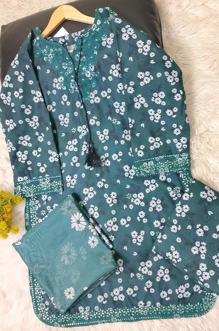 Khaddar printed and embroidered 3-piece stitched winter suit with monar digital print dupatta and full-size trouser – women’s winter collection