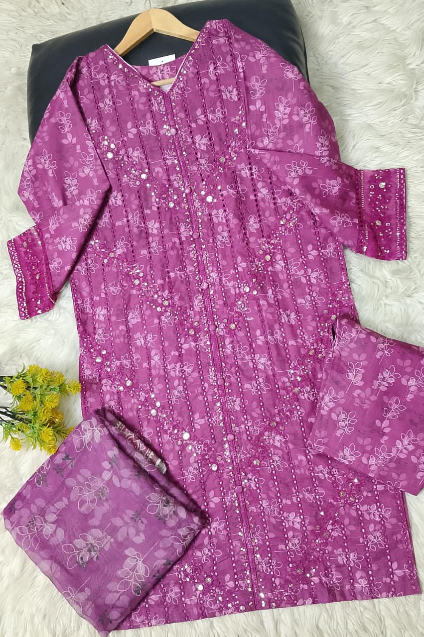 Trending Khaddar 3pc Stitched Embroidered Suit – Boring & Button Work | Medium & Large Sizes