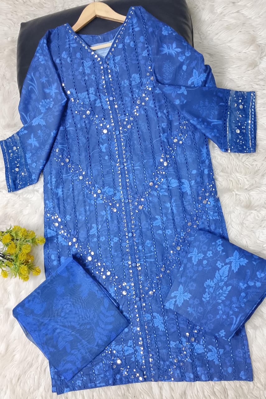 Trending Khaddar 3pc Stitched Embroidered Suit – Boring & Button Work | Medium & Large Sizes