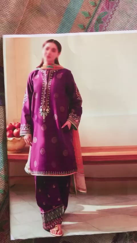 Elegant Lawn Embroidered Suit with Cotton Net Dupatta – Unstitched