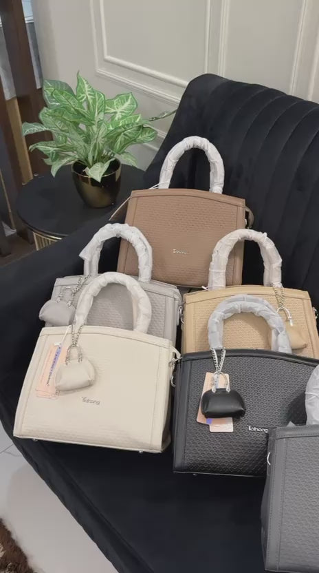 Imported stylish handbag for women with long belt and zipper Pakistan